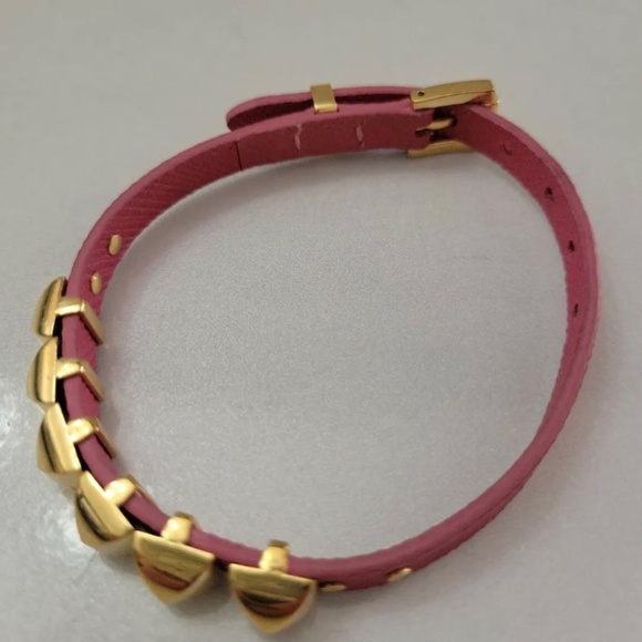 MICHAEL KORS BRACELET! Saffiano Leather Pyramid Stud Buckle Bracelet PINK! NWOT - Picture 1 of 5